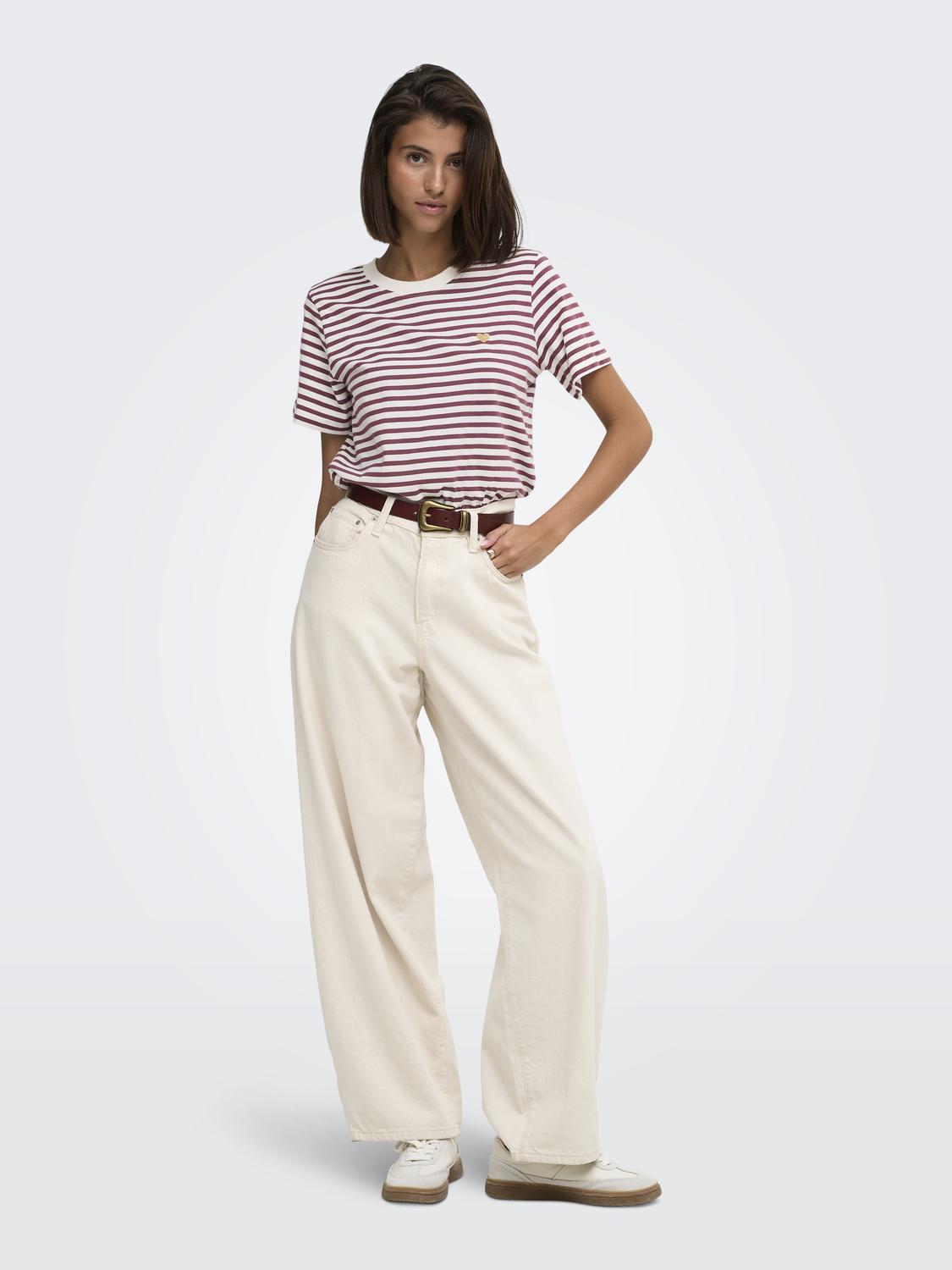 model_shot-front_full